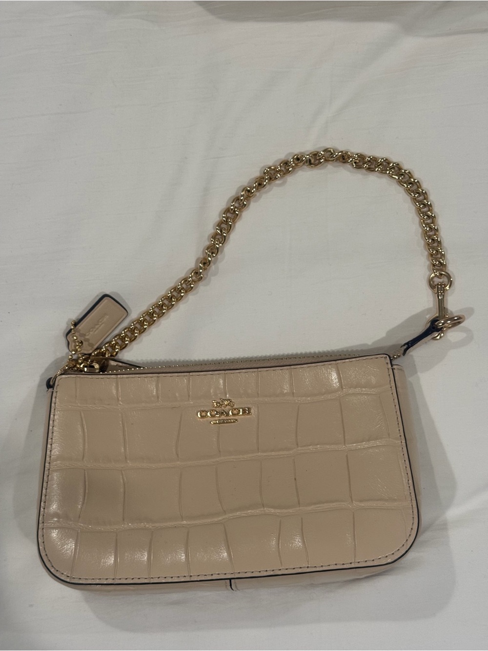 Coach Croc-Embossed 
FITS AN IPHONE